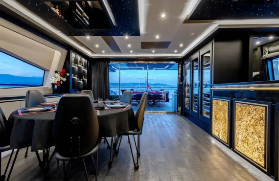 Black Legend - Image 5