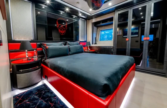 Black Legend - Image 10