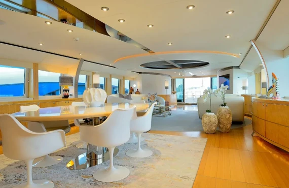 King Louis - Image 4