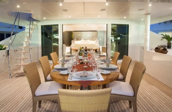 King Louis - Image 10