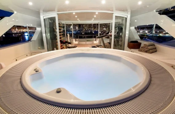 King Louis - Image 14