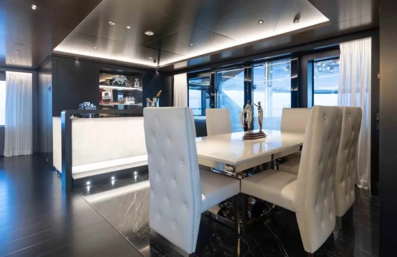 Casino Royale - Image 13