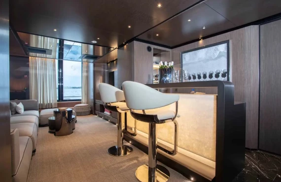 Casino Royale - Image 17