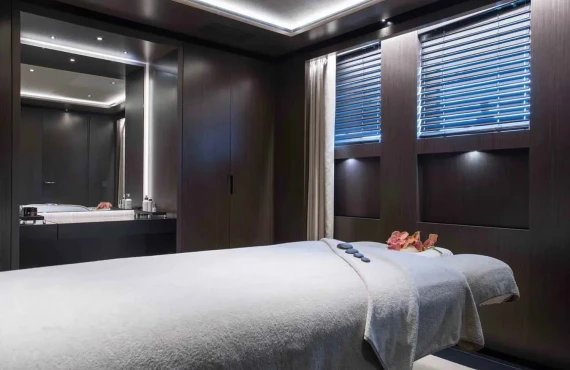 Casino Royale - Image 15