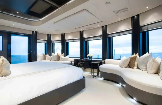 Casino Royale - Image 8