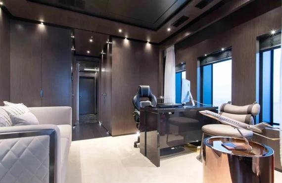 Casino Royale - Image 11