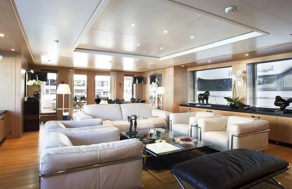 Lady Brave - Image 9