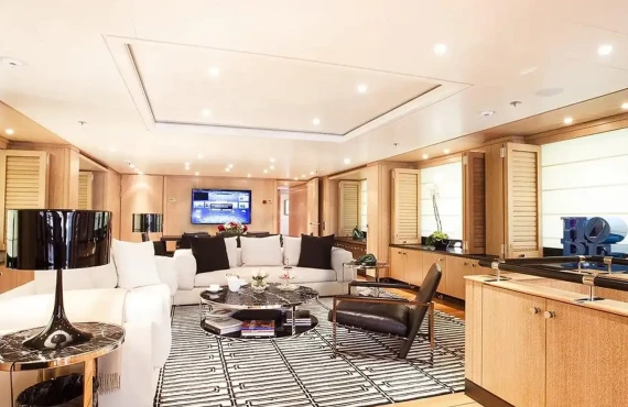 Lady Brave - Image 4