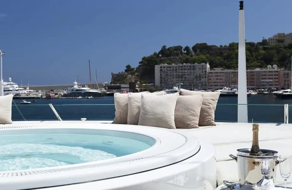 Lady Brave - Image 13