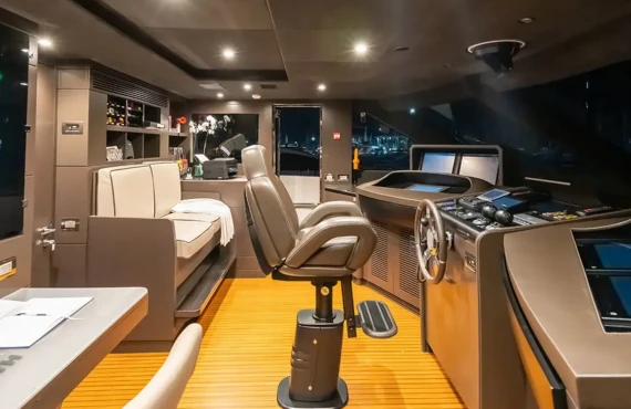 Elizabeth - Image 12