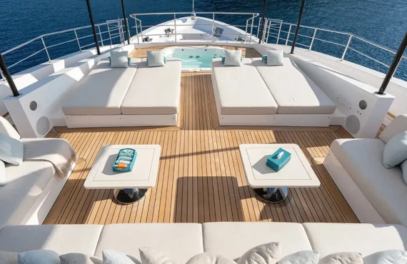 Elizabeth - Image 18