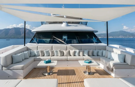 Elizabeth - Image 19